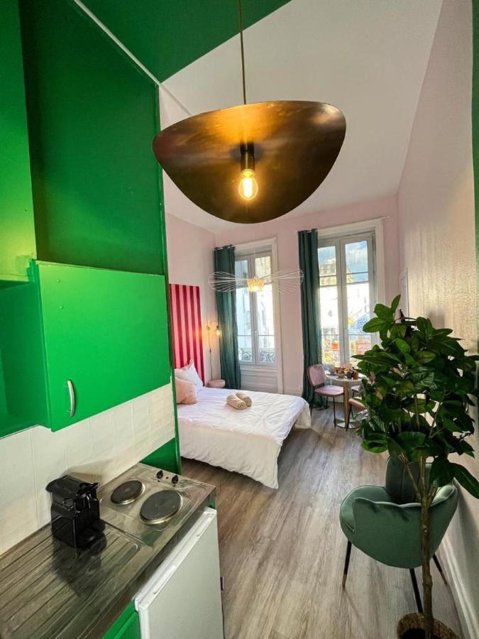 Suite Whitney Lyon Exterior photo